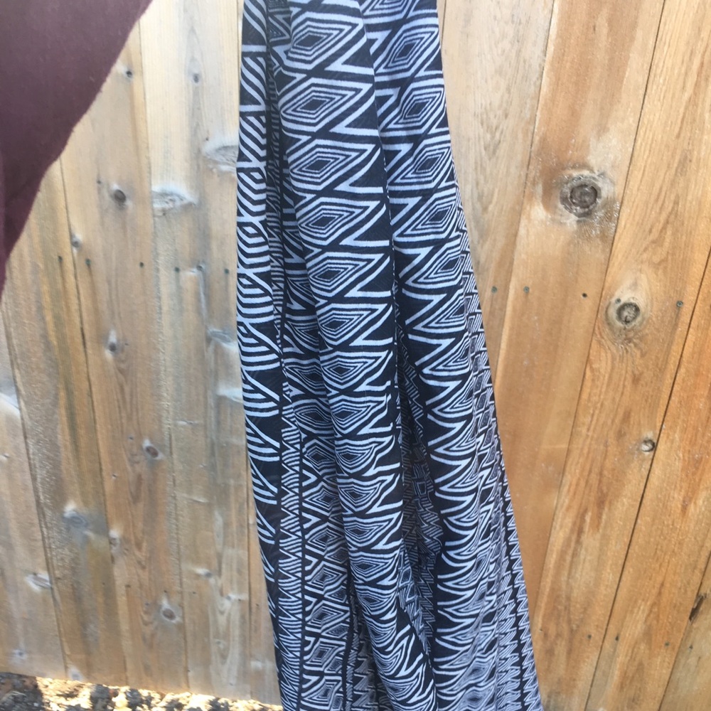 Diamond pattern scarf